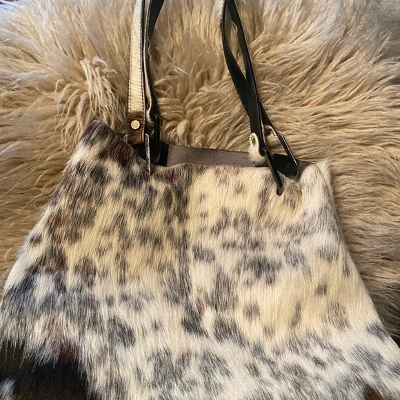 Elegant Cow hide and Leather Tote - Picture 3 of 5